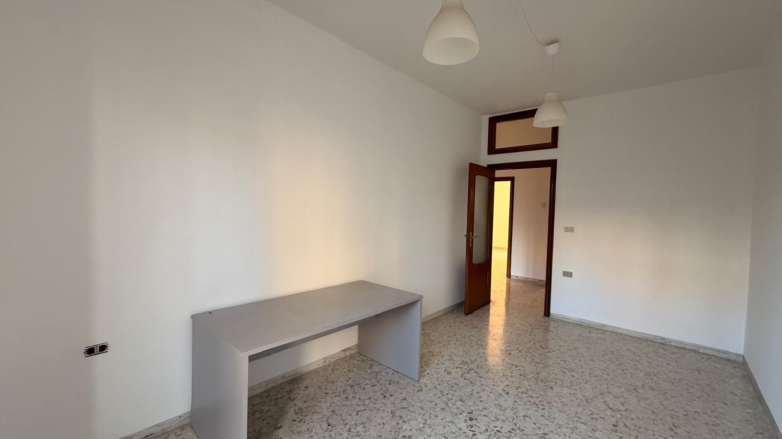 P R E Z Z O R I B A S S A T O - Centrale Appartamento Con Ascensore.